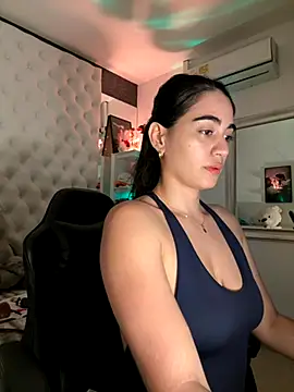 Snapshot of ZarahEvans chatting on 10/15/25, 08:28 ZarahEvans online show from 10/15/25, 08:28