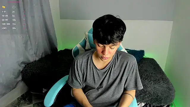 Snapshot of Franco_Rizzo_ chatting on 03/19/25, 10:53 Franco Rizzo online show from 03/19/25, 10:53