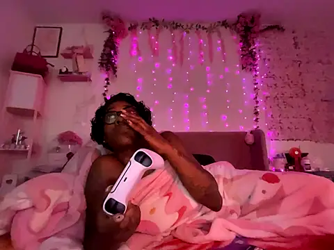 VixenCapri online show from 10/29/25, 01:54