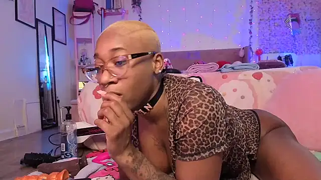 VixenCapri online show from 04/02/26, 06:03