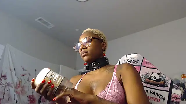 VixenCapri online show from 12/18/25, 10:57