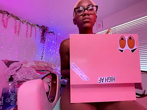 VixenCapri online show from 10/25/25, 05:46