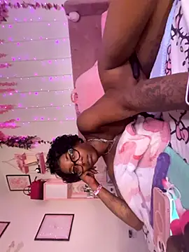 VixenCapri online show from 10/28/25, 09:08