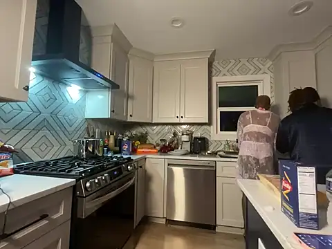 VixenCapri online show from 04/12/26, 02:59