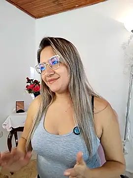 valeriahunter1 online show from 05/05/26, 10:02