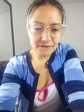 valeriahunter1 online show from 11/14/25, 04:16