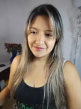 Snapshot of valeriahunter1 chatting on 05/22/26, 10:41 valeriahunter1 online show from 05/22/26, 10:41