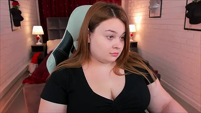 Snapshot of KimberlyMaran chatting on 02/18/25, 09:21 KimberlyMaran online show from 02/18/25, 09:21