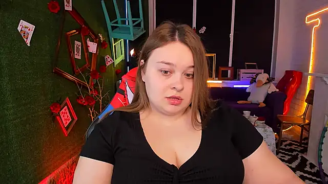 Snapshot of KimberlyMaran chatting on 02/25/25, 09:09 KimberlyMaran online show from 02/25/25, 09:09