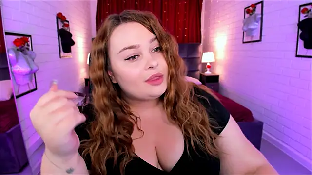 Snapshot of KimberlyMaran chatting on 09/27/25, 01:50 KimberlyMaran online show from 09/27/25, 01:50