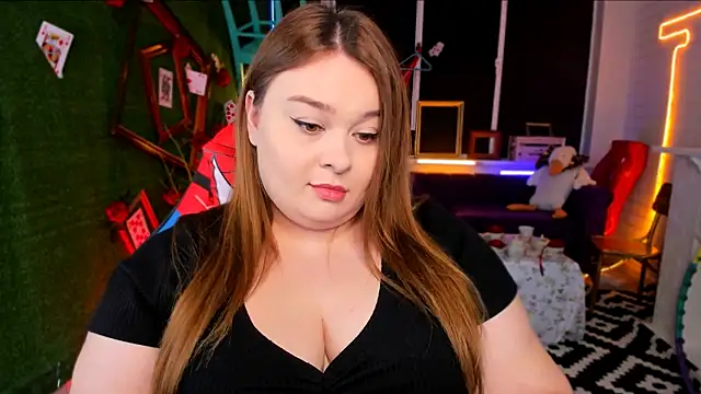 Snapshot of KimberlyMaran chatting on 02/25/25, 12:16 KimberlyMaran online show from 02/25/25, 12:16