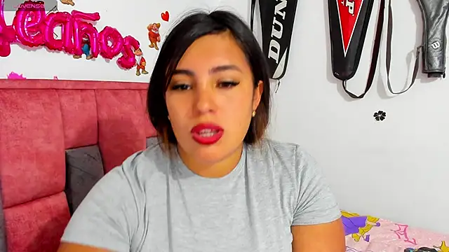 Snapshot of elana_kepler chatting on 12/10/24, 12:50 elana kepler online show from 12/10/24, 12:50