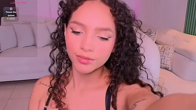 Snapshot of anahi_curlie1 chatting on 04/09/26, 06:19 anahi curlie1 online show from 04/09/26, 06:19