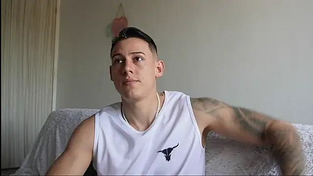 Snapshot of Muscle_King_Cum chatting on 06/10/26, 01:56 Muscle King Cum online show from 06/10/26, 01:56