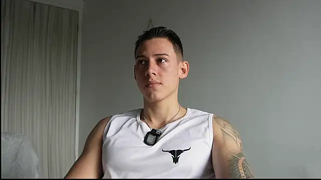 Snapshot of Muscle_King_Cum chatting on 06/16/26, 02:50 Muscle King Cum online show from 06/16/26, 02:50