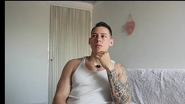 Snapshot of Muscle_King_Cum chatting on 05/12/26, 01:39 Muscle King Cum online show from 05/12/26, 01:39