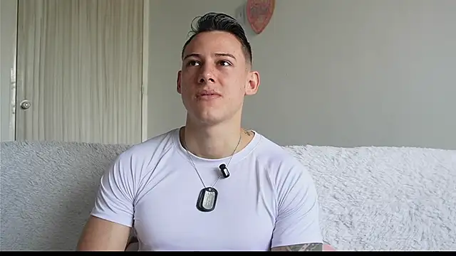 Snapshot of Muscle_King_Cum chatting on 05/09/26, 02:42 Muscle King Cum online show from 05/09/26, 02:42