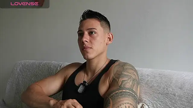 Snapshot of Muscle_King_Cum chatting on 07/17/26, 01:41 Muscle King Cum online show from 07/17/26, 01:41