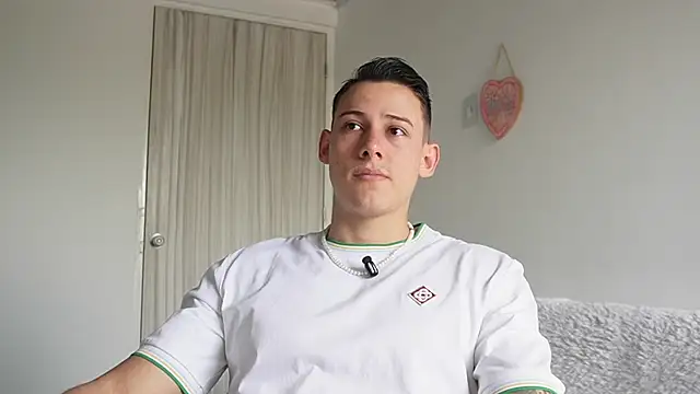 Snapshot of Muscle_King_Cum chatting on 05/18/26, 02:55 Muscle King Cum online show from 05/18/26, 02:55