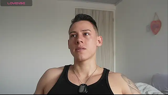 Snapshot of Muscle_King_Cum chatting on 05/01/26, 01:27 Muscle King Cum online show from 05/01/26, 01:27