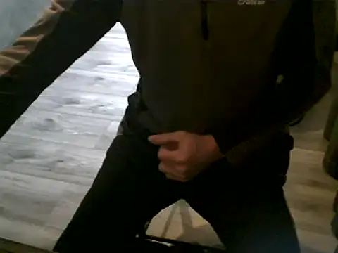 hornyman18cm39 online show from 02/10/26, 02:05