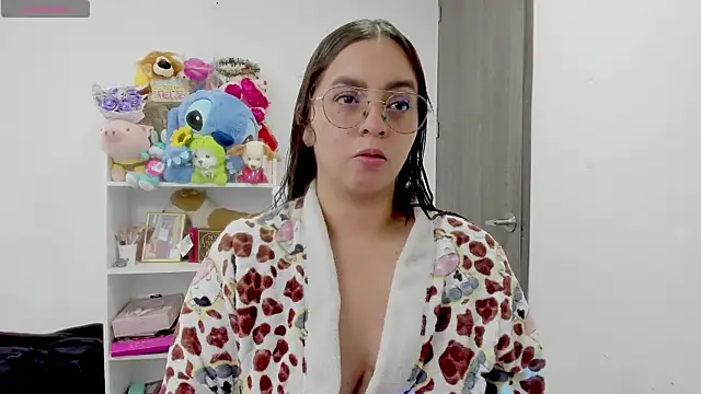 Snapshot of Valery7rose_ chatting on 06/25/26, 04:12 Valery7rose online show from 06/25/26, 04:12