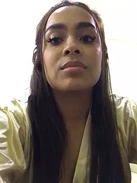 Snapshot of JuanaSimons chatting on 03/08/25, 02:01 JuanaSimons online show from 03/08/25, 02:01