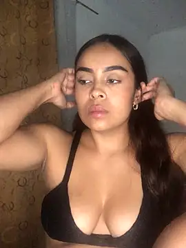 Snapshot of JuanaSimons chatting on 09/23/25, 12:06 JuanaSimons online show from 09/23/25, 12:06