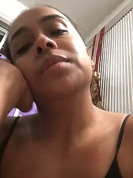 JuanaSimons online show from 12/21/25, 11:05