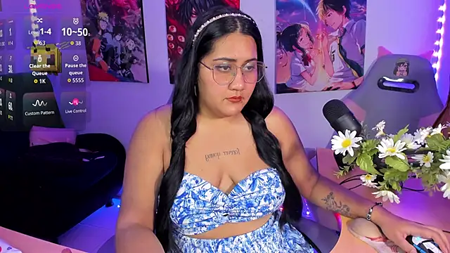 Snapshot of haru_u2 chatting on 12/21/25, 11:05 haru u2 online show from 12/21/25, 11:05