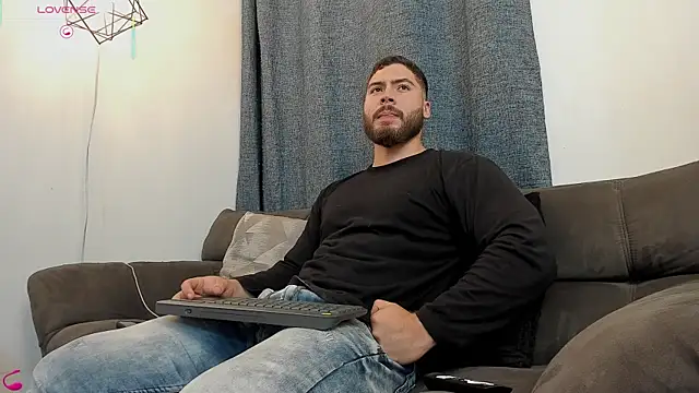 SebastianVilla  online show from 09/26/25, 12:17