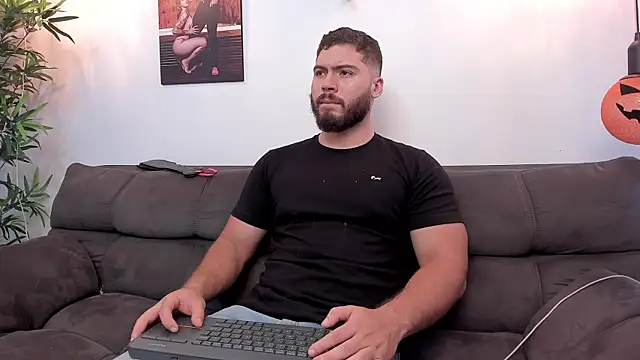 SebastianVilla  online show from 10/18/25, 08:11