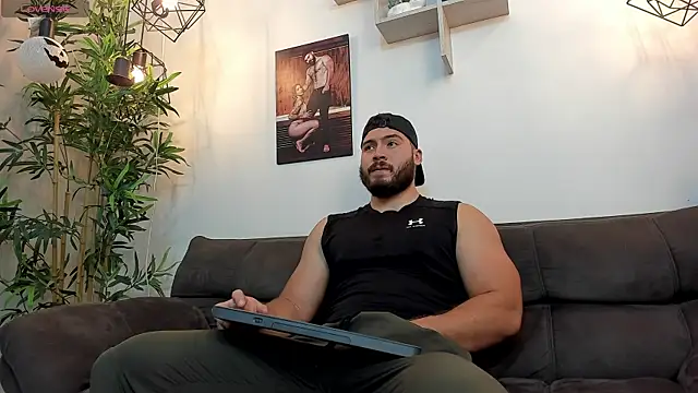 SebastianVilla  online show from 10/28/25, 11:03