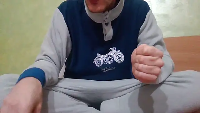 Snapshot of Drogon1000 chatting on 01/16/26, 07:40 Drogon1000 online show from 01/16/26, 07:40