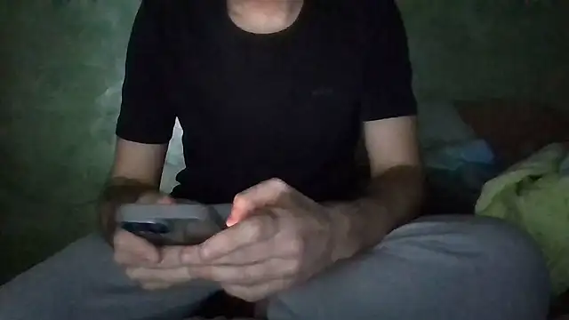 Snapshot of Drogon1000 chatting on 01/08/26, 12:11 Drogon1000 online show from 01/08/26, 12:11