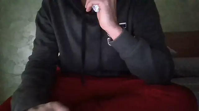 Snapshot of Drogon1000 chatting on 01/10/26, 01:39 Drogon1000 online show from 01/10/26, 01:39