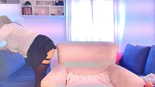 kendrajhonson online show from 03/04/25, 08:38