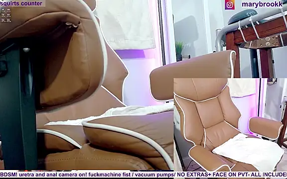 Snapshot of MaryBrook1 chatting on 04/16/26, 01:45 MaryBrook1 online show from 04/16/26, 01:45