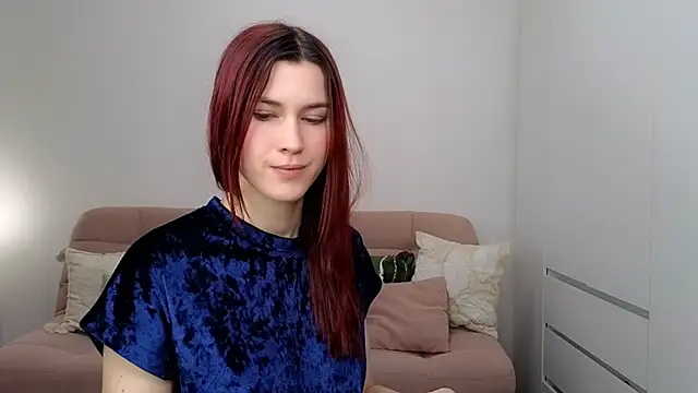 AliciaNewell online show from 10/26/25, 08:37