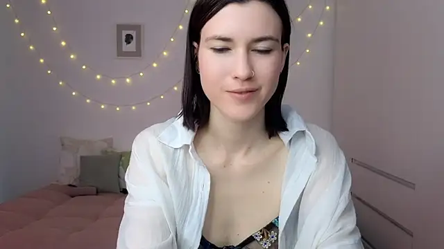 AliciaNewell online show from 05/22/26, 03:21