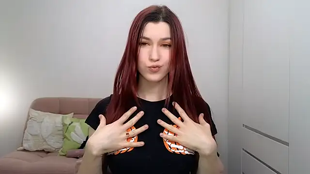 AliciaNewell online show from 10/31/25, 02:57