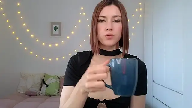 Snapshot of AliciaNewell chatting on 06/30/26, 04:56 AliciaNewell online show from 06/30/26, 04:56