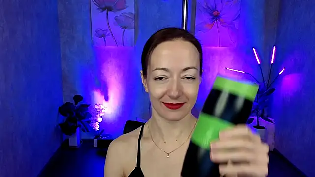 Snapshot of kimberlyray777 chatting on 02/10/25, 11:04 kimberlyray777 online show from 02/10/25, 11:04