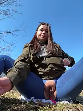 Snapshot of dreams4u chatting on 03/08/25, 09:39 dreams4u online show from 03/08/25, 09:39