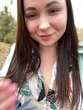 Snapshot of dreams4u chatting on 03/14/25, 01:02 dreams4u online show from 03/14/25, 01:02