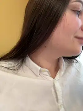 Snapshot of dreams4u chatting on 02/20/25, 10:16 dreams4u online show from 02/20/25, 10:16