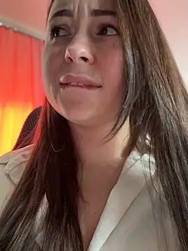 Snapshot of dreams4u chatting on 07/17/26, 07:38 dreams4u online show from 07/17/26, 07:38