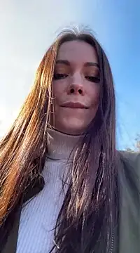 Snapshot of dreams4u chatting on 03/06/25, 12:19 dreams4u online show from 03/06/25, 12:19