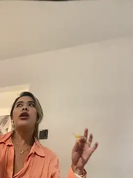 Emilia Bakerr online show from 02/05/25, 06:37