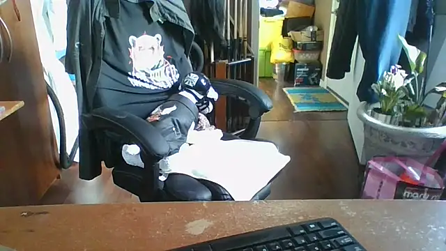 Daremeknot online show from 04/14/26, 01:49